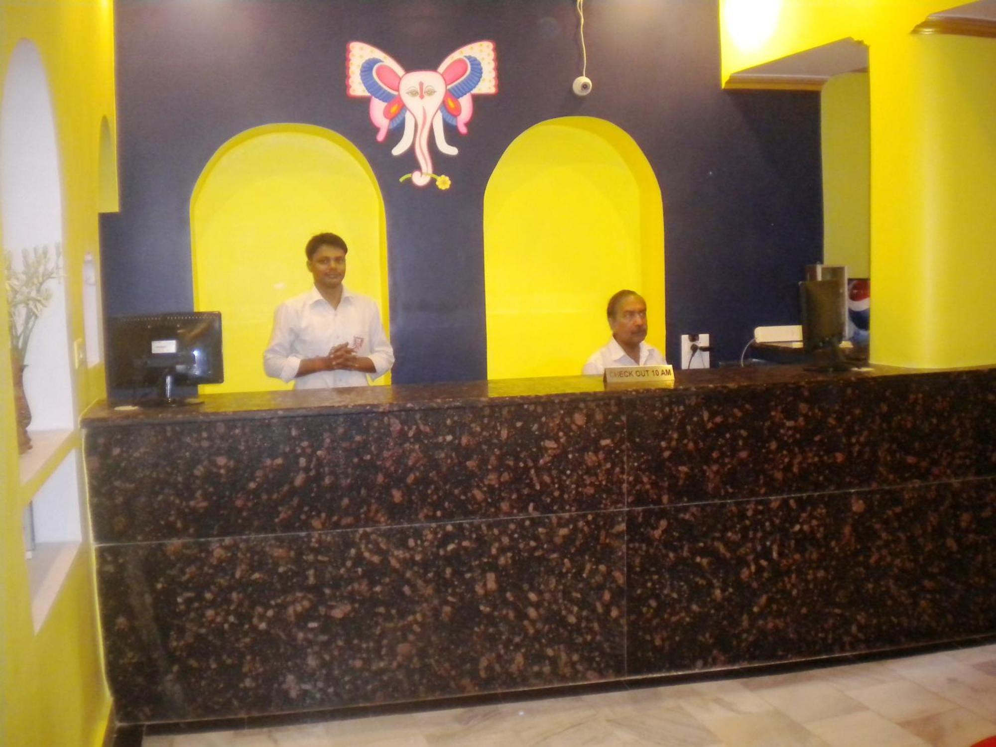 ורנאסי Ganpati Guest House מראה חיצוני תמונה